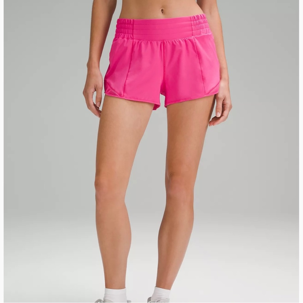 NWOT LULULEMON HOTTY HOT SHORTS